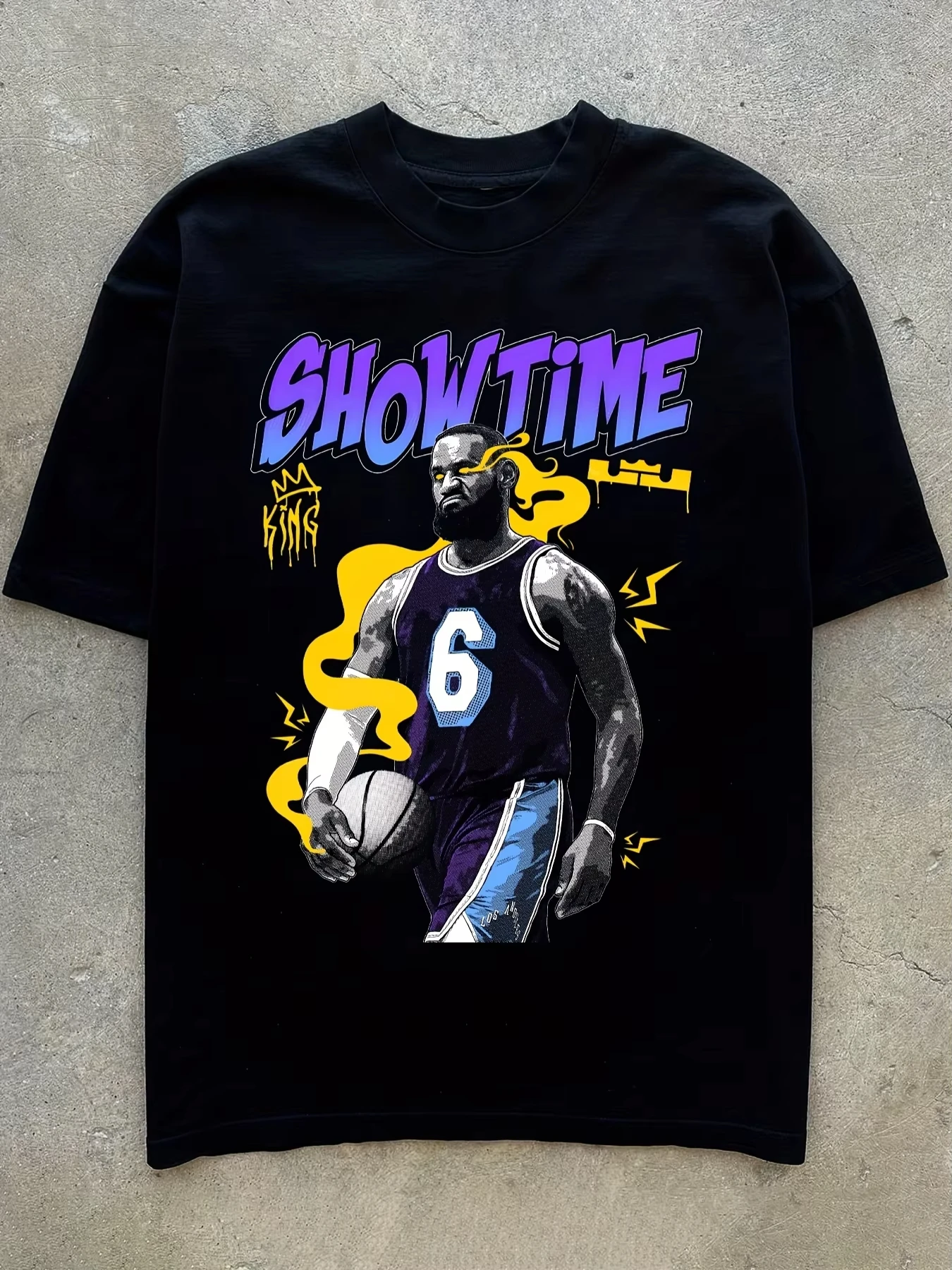 Футболка с рисунком баскетболиста, летняя мужская повседневная уличная футболка в стиле хип-хоп с эластичным круглым вырезом, дышащая и удобная футболка
Футболка с рисунком баскетболиста, летняя мужская повседневная уличная футболка в стиле хип-хоп с эластичным круглым вырезом, дышащая и удобная футболка