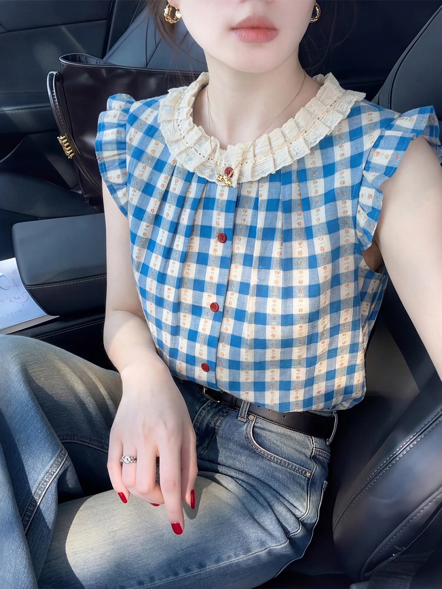 Blue White Color Block Pleated Plaid Ruffle Sleeveless Vest Women's Summer Korean Style Ageless Fashion Versatile Top
Blue White Color Block Pleated Plaid Ruffle Sleeveless Vest Women's Summer Korean Style Ageless Fashion Versatile Top