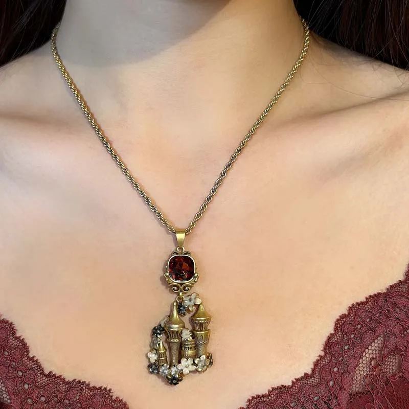 Vintage Gold Color Castle Pendant Necklace Orange Square Crystal Flowers Luxury Designer Jewelry High Quality 2026 New Wedding
Vintage Gold Color Castle Pendant Necklace Orange Square Crystal Flowers Luxury Designer Jewelry High Quality 2026 New Wedding