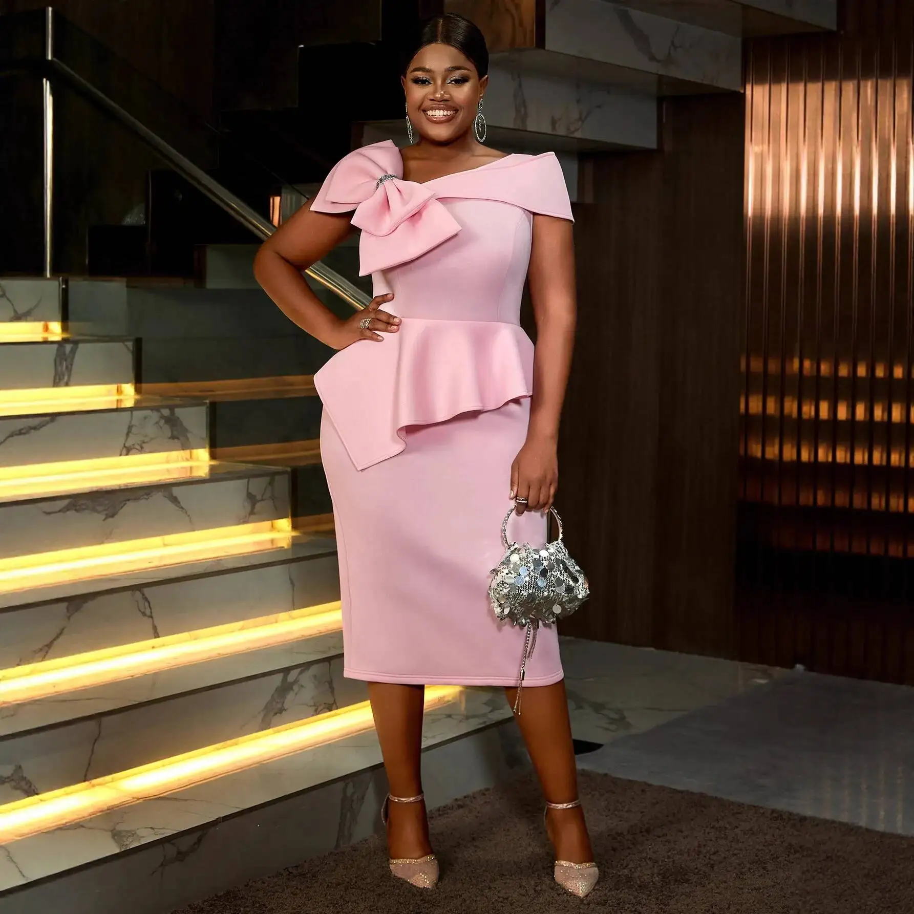 Plus Size Women's Pink Bow Off-shoulder Dress Ruffled Slimming Elegant Party Bodycon Dress Party Summer Elegantes Casual Y2k
Plus Size Women's Pink Bow Off-shoulder Dress Ruffled Slimming Elegant Party Bodycon Dress Party Summer Elegantes Casual Y2k
