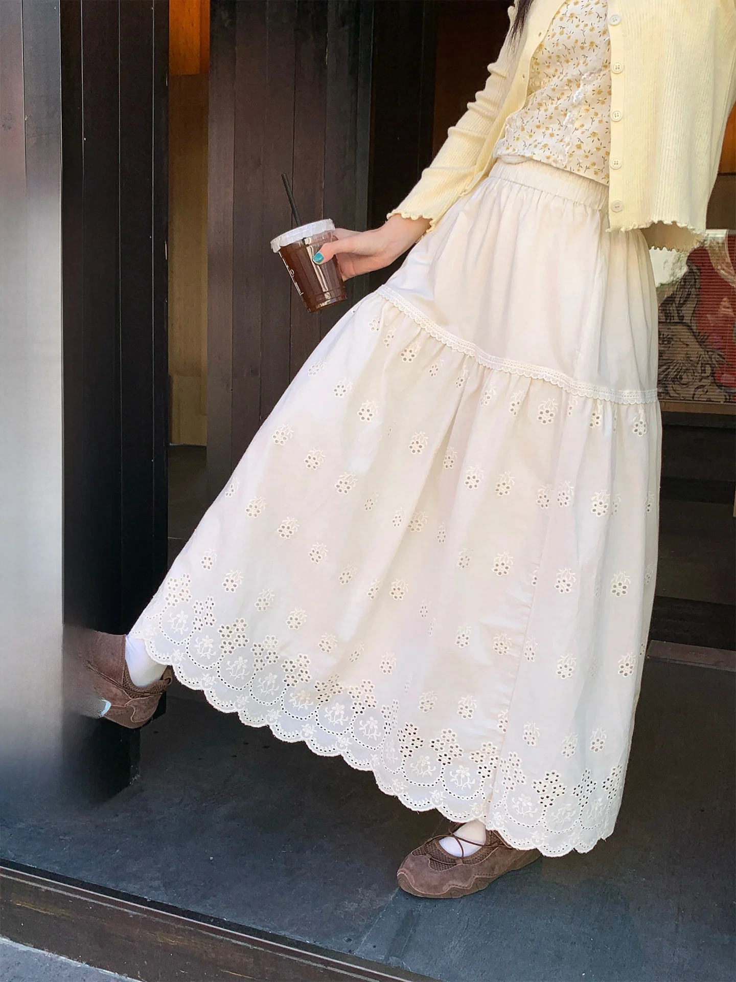 Hollyii Korean Style Gentle Embroidered Lace Hollow out Elastic Waist Half Skirt Midi Length Spring Summer New Arrival for Women
Hollyii Korean Style Gentle Embroidered Lace Hollow out Elastic Waist Half Skirt Midi Length Spring Summer New Arrival for Women