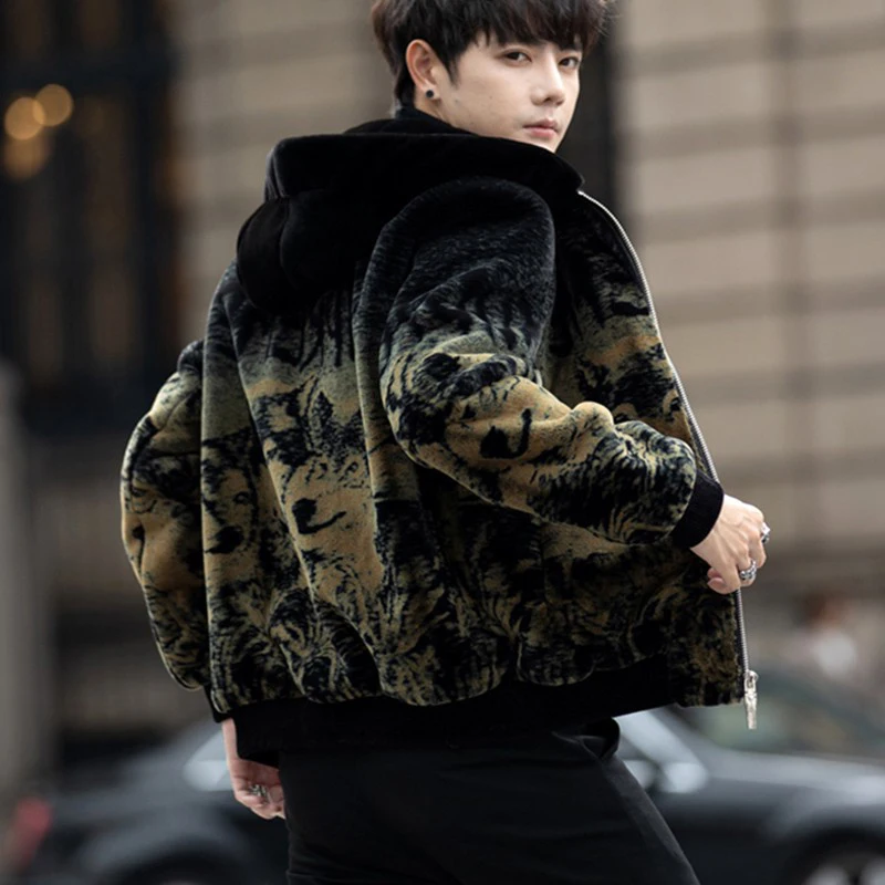 Autumn and Winter New Faux Fur Coat Men's Canary Velvet Coat Long Cap Large Male Print Contrast Color Coat Men Jacket V110
Autumn and Winter New Faux Fur Coat Men's Canary Velvet Coat Long Cap Large Male Print Contrast Color Coat Men Jacket V110