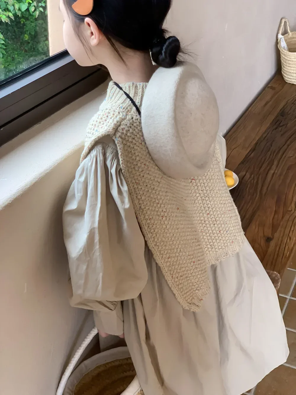 Autumn little princess fashion puff sleeve long style dresses with Knitted shawl Winter girls fashion dress
Autumn little princess fashion puff sleeve long style dresses with Knitted shawl Winter girls fashion dress