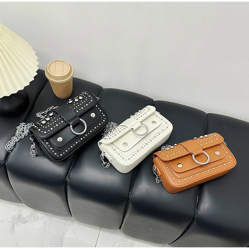 Fashion Rivet Circle Chain Shoulder Bag French Style Trendy Versatile Metal Strap Crossbody Bag Casual Streetwear Women Handbag
Fashion Rivet Circle Chain Shoulder Bag French Style Trendy Versatile Metal Strap Crossbody Bag Casual Streetwear Women Handbag