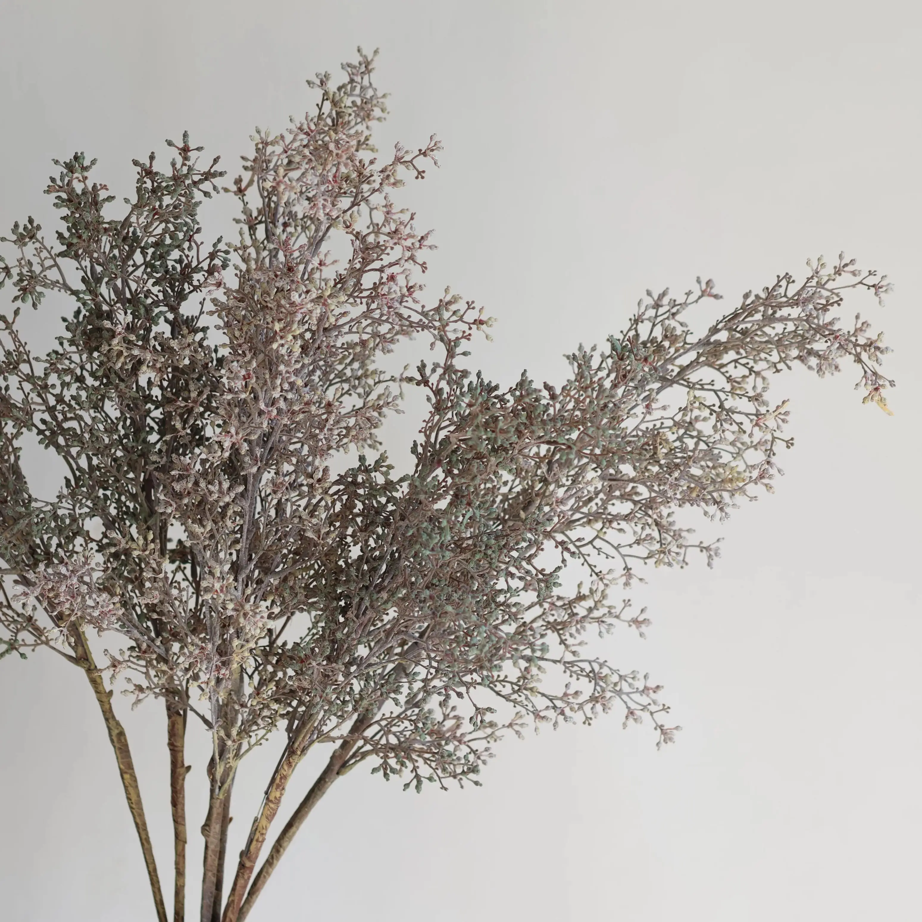 Artificial Seeded Eucalyptus Greenery Branch, Minimalist Style, High-Quality Artificial Plant, Office/Wedding/Home Decoration
Artificial Seeded Eucalyptus Greenery Branch, Minimalist Style, High-Quality Artificial Plant, Office/Wedding/Home Decoration