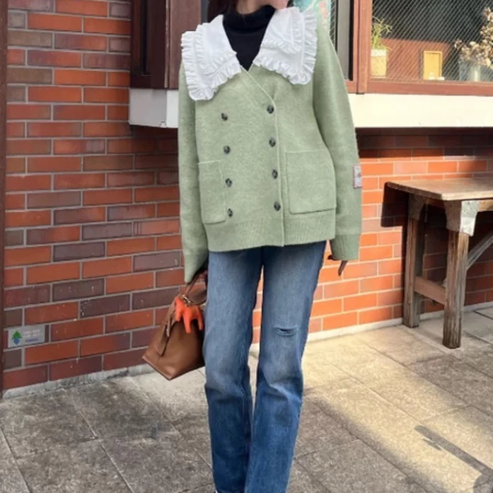 2026 New Sweet Lolita Casual Coat Double-breasted Knitted Ruffle-edged Lace Collar Coat Japanese Daily Commuter Versatile Jacket
2026 New Sweet Lolita Casual Coat Double-breasted Knitted Ruffle-edged Lace Collar Coat Japanese Daily Commuter Versatile Jacket