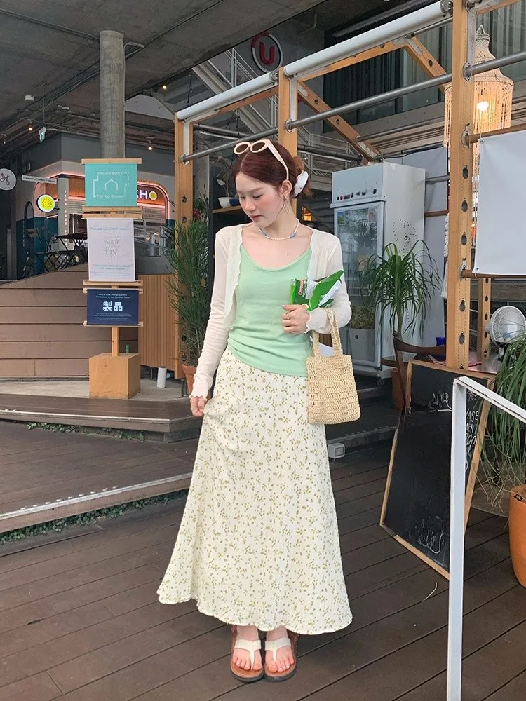 High Waist Floral Print Half Skirt Korean Style Women's A-Line Skirt Vacation Long Dress Gentle Summer Fashion Polyester Fiber
High Waist Floral Print Half Skirt Korean Style Women's A-Line Skirt Vacation Long Dress Gentle Summer Fashion Polyester Fiber