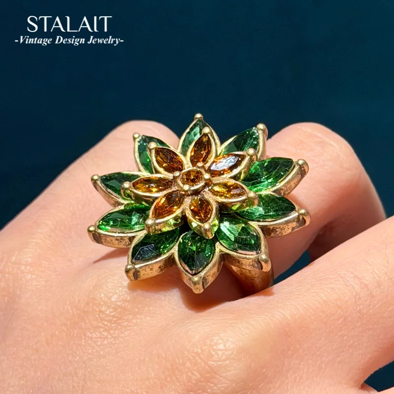 Vintage Large Lotus Flower Crystal Rings For Woman Romantic Gold Color Luxury Design Copper Jewelry Party Accessories Summer
Vintage Large Lotus Flower Crystal Rings For Woman Romantic Gold Color Luxury Design Copper Jewelry Party Accessories Summer