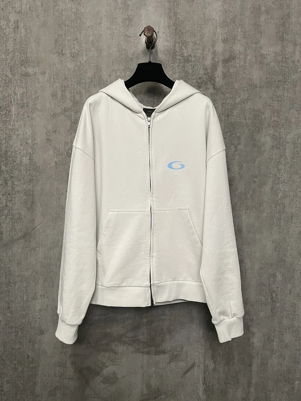 24fw 1:1 Best Version Big Hook Logo Hoodie Men Women Streetwear Hiphop Oversized Zip-Up Hooded Sweatshirts
24fw 1:1 Best Version Big Hook Logo Hoodie Men Women Streetwear Hiphop Oversized Zip-Up Hooded Sweatshirts