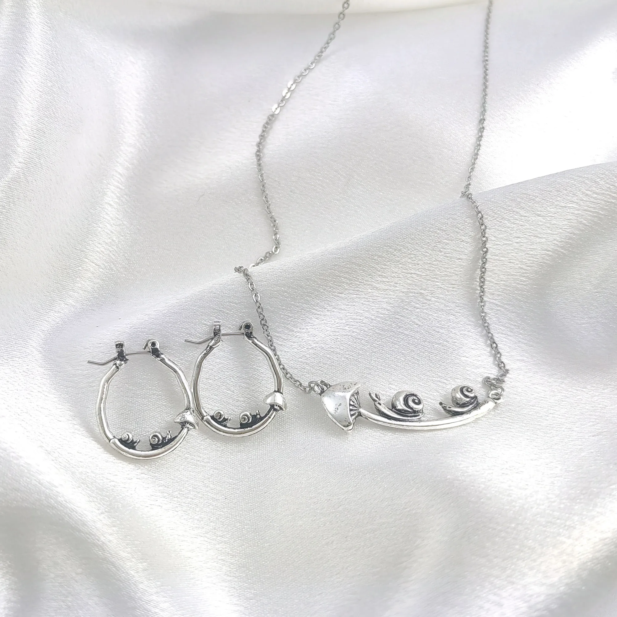 Snail Mushroom Necklace Double Sided 2 Snail Earring Snail mom Snail baby Mushroom Jewelry for mom Women Girls gift
Snail Mushroom Necklace Double Sided 2 Snail Earring Snail mom Snail baby Mushroom Jewelry for mom Women Girls gift