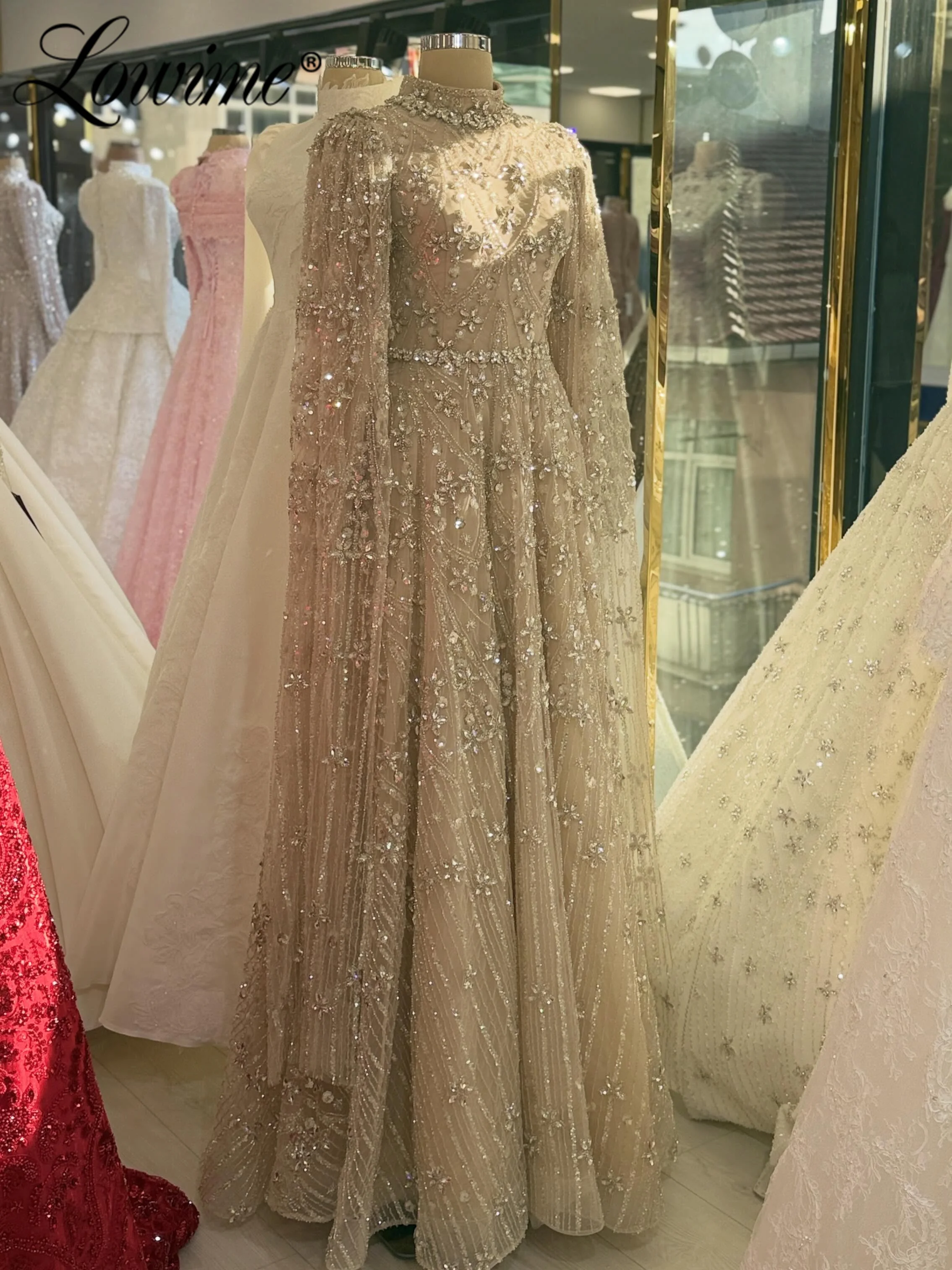 Customized 2026 Champagne Luxury Beaded A-Line Evening Dress Modest Muslim Women Wedding Party Gown Crystals Long Prom Dresses
Customized 2026 Champagne Luxury Beaded A-Line Evening Dress Modest Muslim Women Wedding Party Gown Crystals Long Prom Dresses