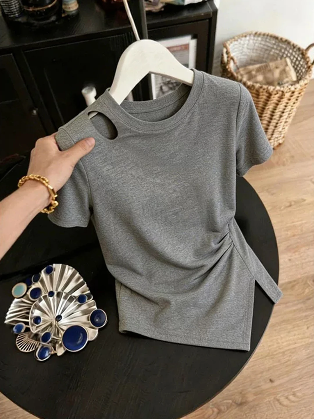 Commute Style Hollow out Short Sleeve round Neck Women's Slim Fit T-Shirt Korean Version Straight Tube Top Summer Fashion
Commute Style Hollow out Short Sleeve round Neck Women's Slim Fit T-Shirt Korean Version Straight Tube Top Summer Fashion