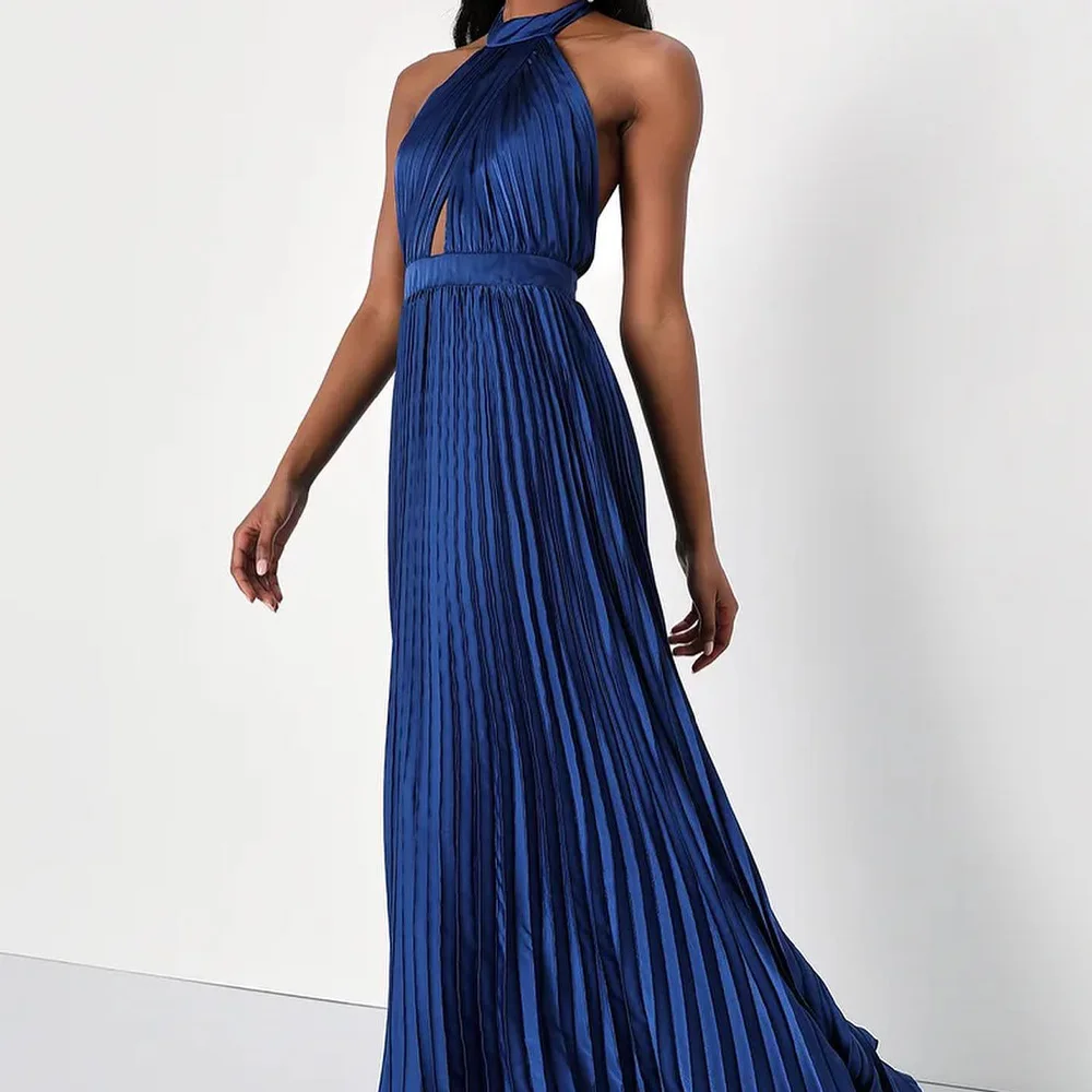 CustomizedStraight Halter Satin Sleeveless Graceful and Sexy Photo Color Evening Gowns Ruched Pleats Backless Open Back Saudi Ar
CustomizedStraight Halter Satin Sleeveless Graceful and Sexy Photo Color Evening Gowns Ruched Pleats Backless Open Back Saudi Ar