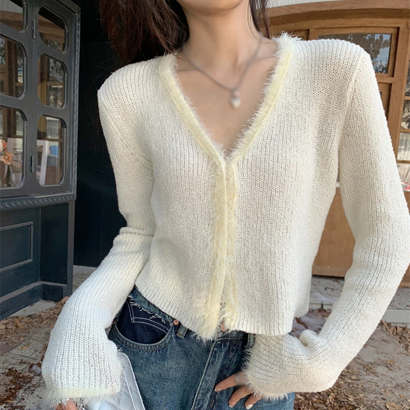 Women's Sweater Knitted Coat Casual Fashion Long Sleeves Korean Version V Neck Plush Stitching Solid Color Cardigan
Women's Sweater Knitted Coat Casual Fashion Long Sleeves Korean Version V Neck Plush Stitching Solid Color Cardigan