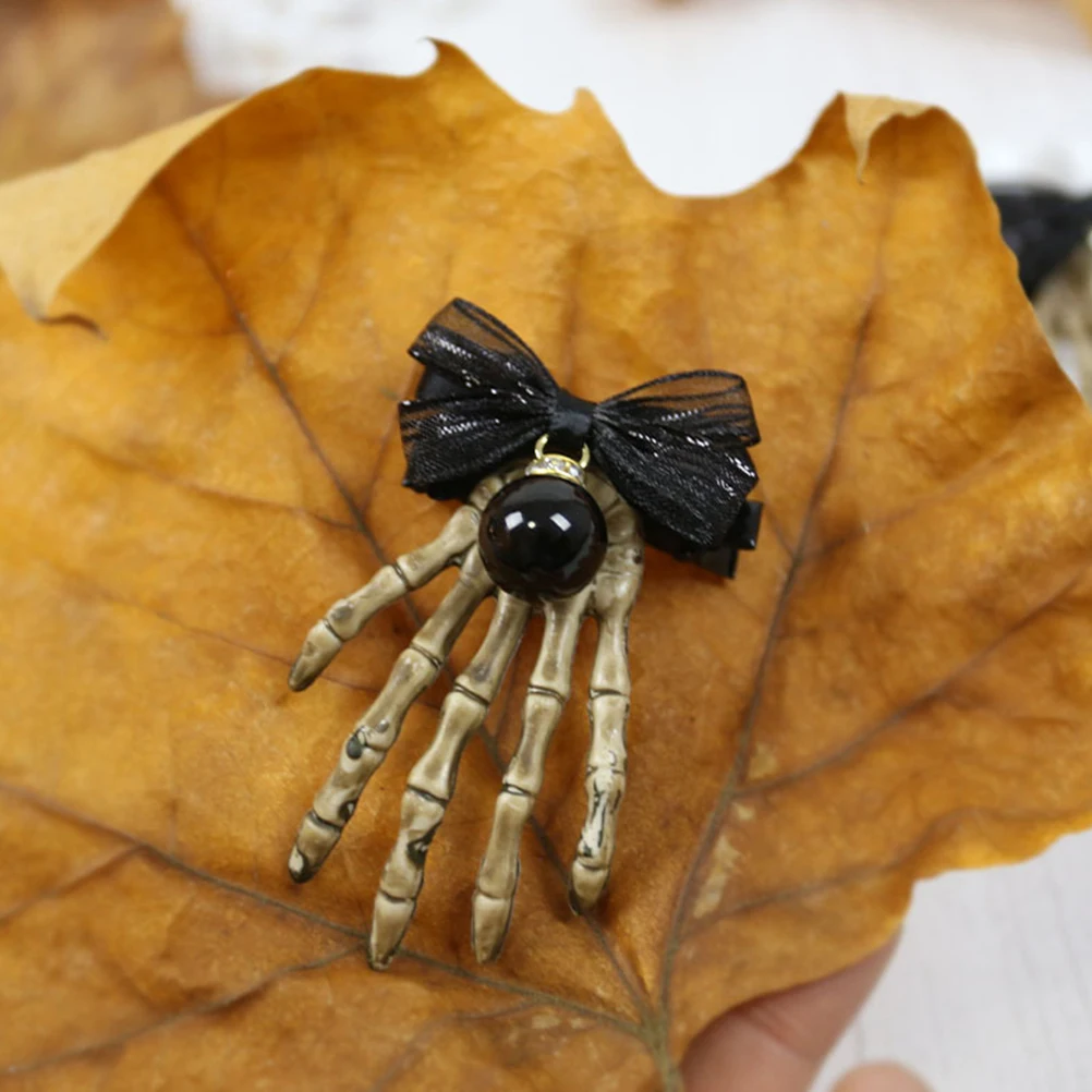 2 Pcs Ghost Claw Hair Card Halloween Grips Cosplay Clips Bone Shape Skull Decorations for Women Girl Plastic Shaped
2 Pcs Ghost Claw Hair Card Halloween Grips Cosplay Clips Bone Shape Skull Decorations for Women Girl Plastic Shaped