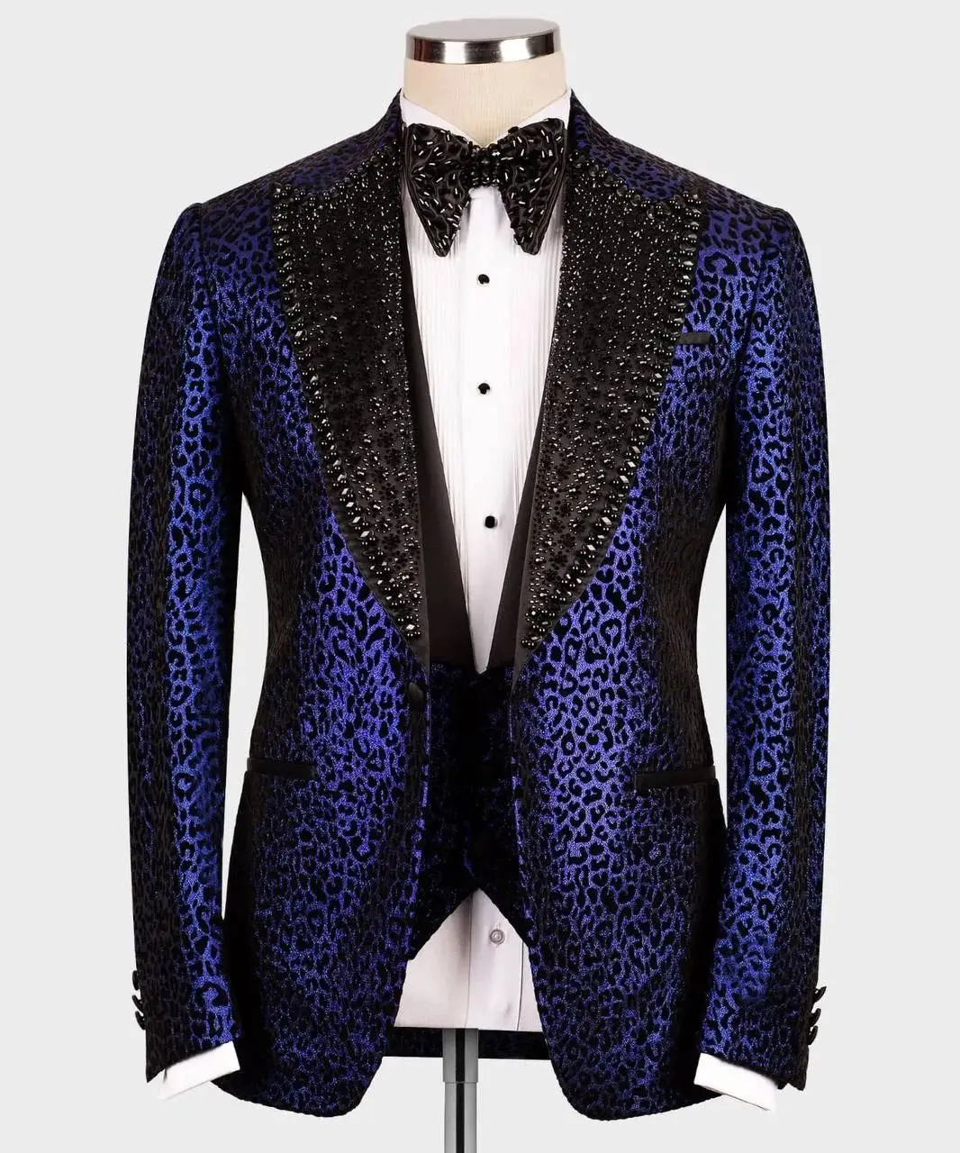 Fashion Leopard print Men Suits Luxury Beaded Crystals Groom Wedding Tuxedos 3 Pieces Sets Male Prom Blazers Slim Costume Homme
Fashion Leopard print Men Suits Luxury Beaded Crystals Groom Wedding Tuxedos 3 Pieces Sets Male Prom Blazers Slim Costume Homme