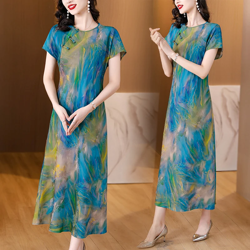 2023 Summer New Silk Printed Short Sleeve Dress O-Neck Retro Chinese Cheongsam Dress Large Chinoiserie Slim Knee Length Gown
2023 Summer New Silk Printed Short Sleeve Dress O-Neck Retro Chinese Cheongsam Dress Large Chinoiserie Slim Knee Length Gown