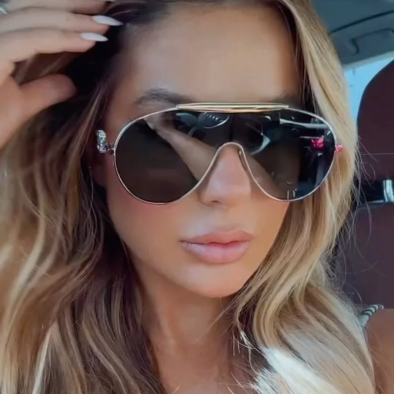 Retro Round Sunglasses Woman Brand Designer Vintage Sun Glasses for female Eyewear Luxury Mirror Ray Glasses Oculos De Sol
Retro Round Sunglasses Woman Brand Designer Vintage Sun Glasses for female Eyewear Luxury Mirror Ray Glasses Oculos De Sol