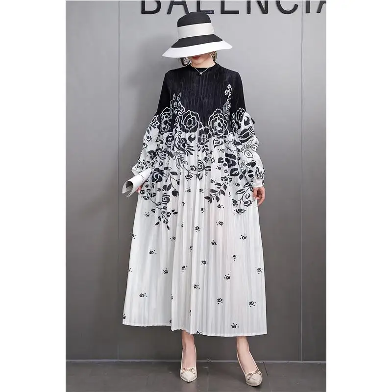 SuperAen Pleated Niche Design 2025 Spring New Dress Women's Print O Neck Long Sleeves Loose Dress
SuperAen Pleated Niche Design 2025 Spring New Dress Women's Print O Neck Long Sleeves Loose Dress