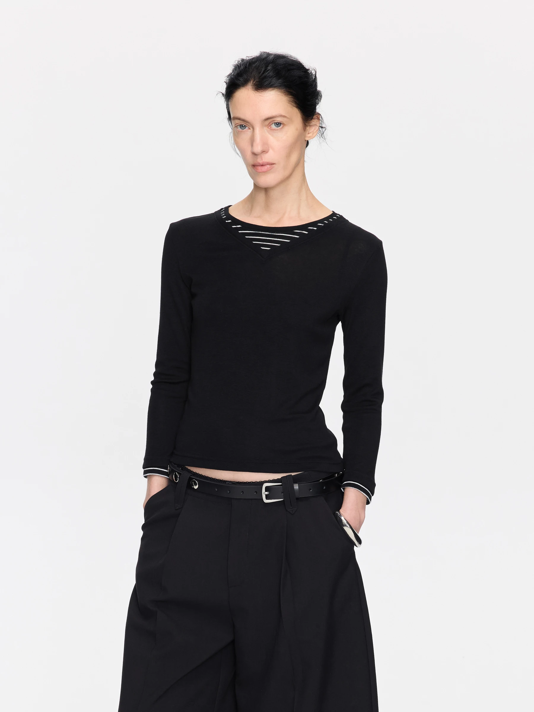 LYUOCHENG Casual Minimalist V-Neck Seven-Sleeve Fake Two-Piece Top Comfortable Soft Blend of Lyocell Wool And Spandex
LYUOCHENG Casual Minimalist V-Neck Seven-Sleeve Fake Two-Piece Top Comfortable Soft Blend of Lyocell Wool And Spandex