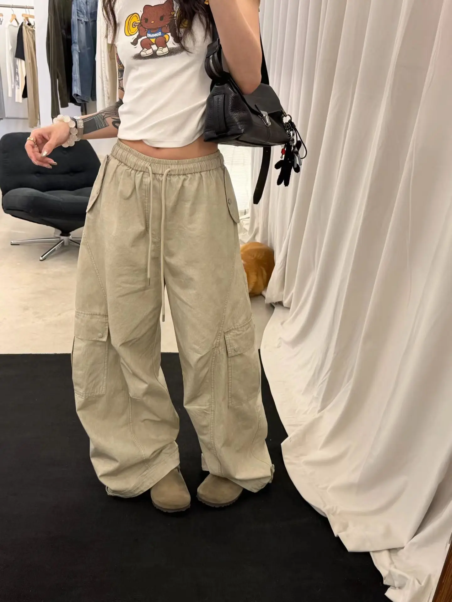 American Style Vintage Cool Casual Pants Women's Loose Wide Leg Workwear Trousers Drawstring Old-Timey Loose Long Trousers
American Style Vintage Cool Casual Pants Women's Loose Wide Leg Workwear Trousers Drawstring Old-Timey Loose Long Trousers