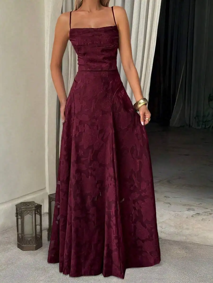Burgundy Floral Jacquard A-Line Maxi Dress with Spaghetti Straps
Burgundy Floral Jacquard A-Line Maxi Dress with Spaghetti Straps