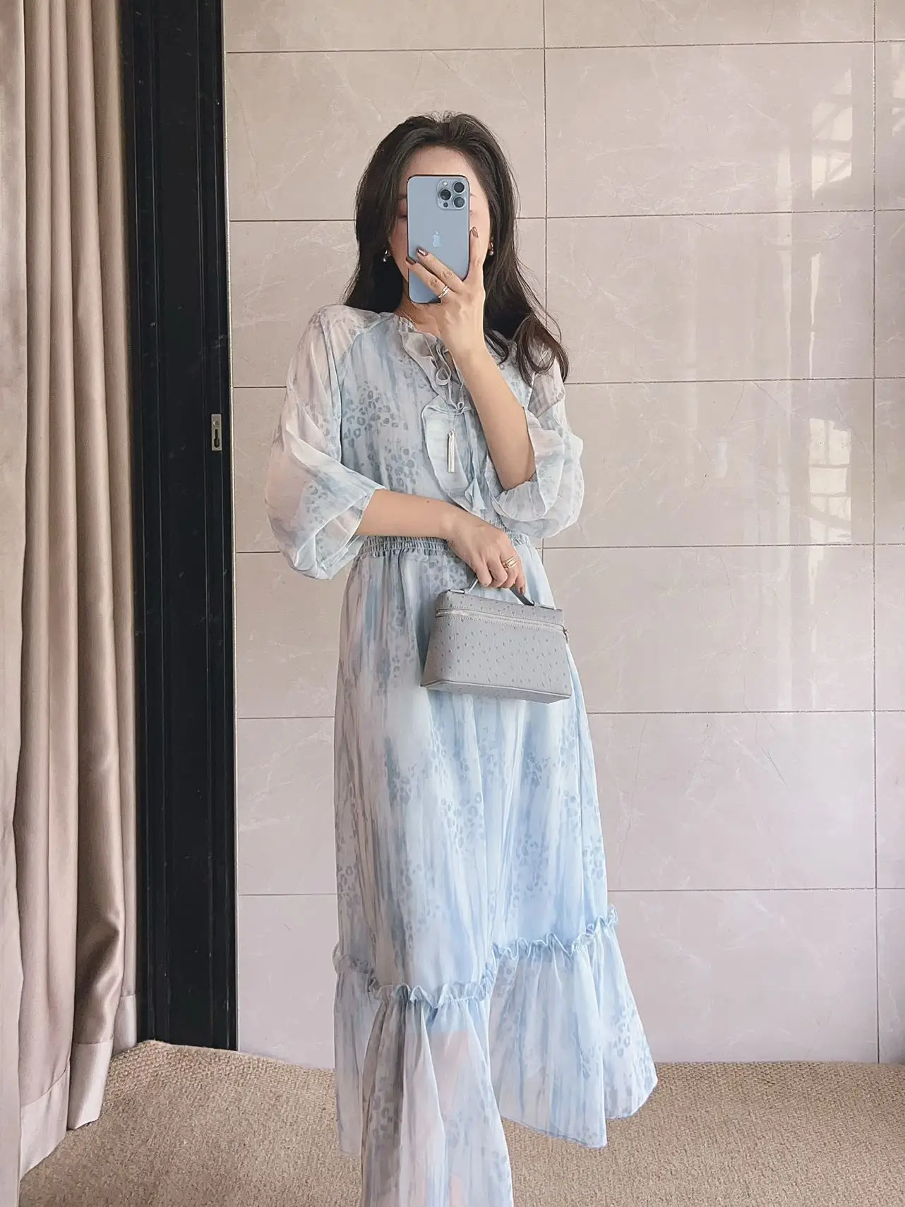 Romantic Blue Lace Hem Elastic Waist Silk Dress French Style City Commute V-neck Princess Barbara Home Fashion Ladies Dress
Romantic Blue Lace Hem Elastic Waist Silk Dress French Style City Commute V-neck Princess Barbara Home Fashion Ladies Dress