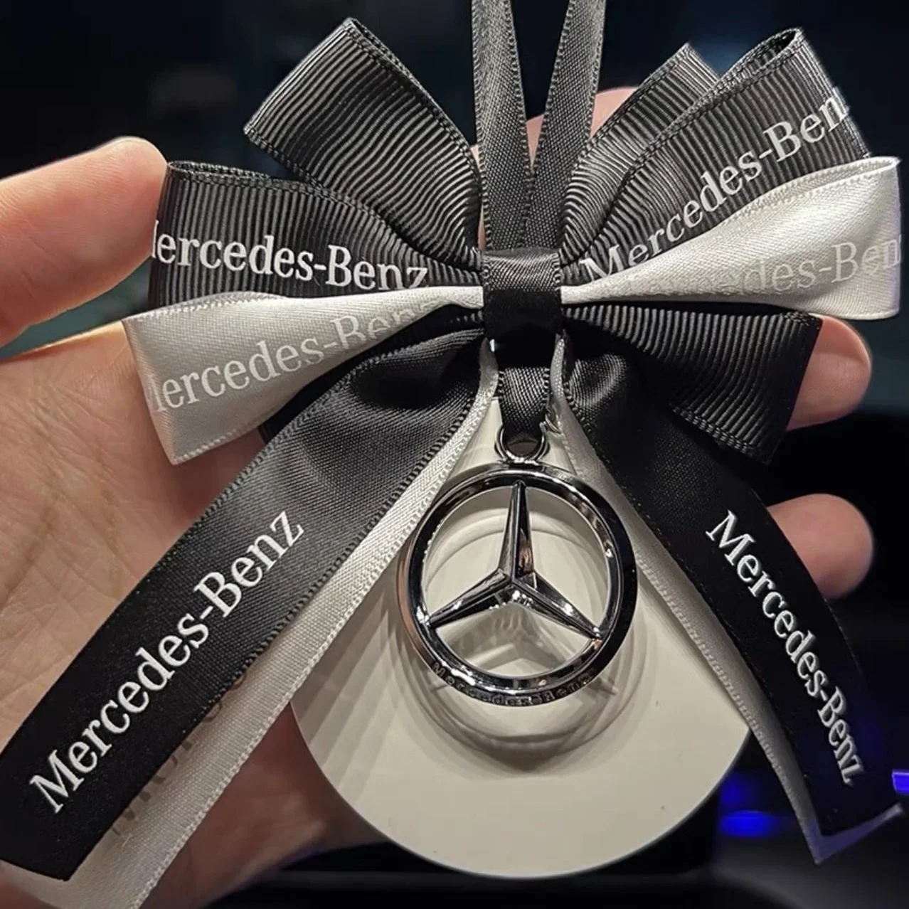 Car Pendant Car Decoration Accessories Interior Hanging Decor for Mercedes-benz C260l E300l C200l A200l Glb220
Car Pendant Car Decoration Accessories Interior Hanging Decor for Mercedes-benz C260l E300l C200l A200l Glb220