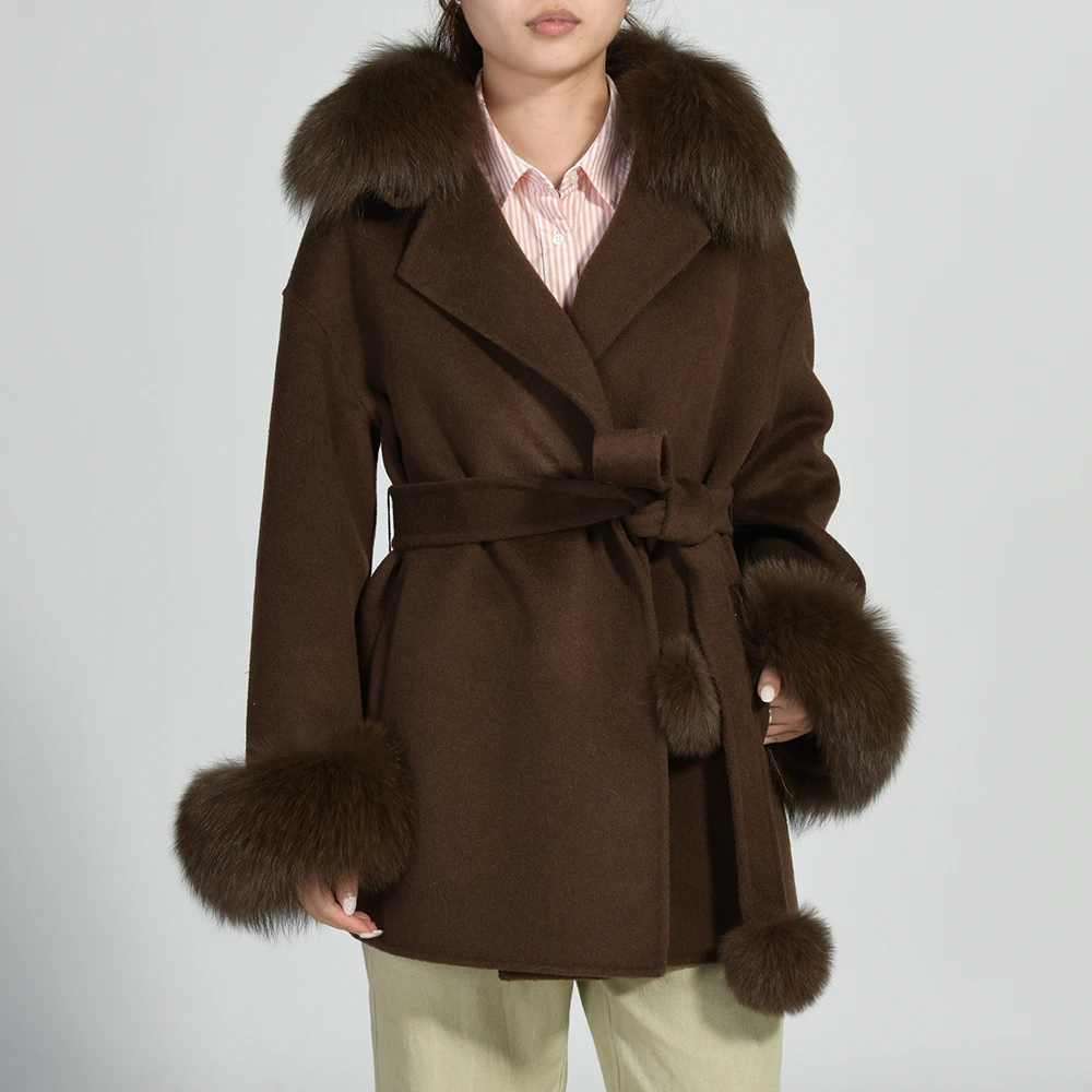 Jxwatcher Cashmere Wool Blend Coat with Natural Fox Fur 2026 Fall Winter New Arrival Casaco Inverno Feminino Customizable Colors
Jxwatcher Cashmere Wool Blend Coat with Natural Fox Fur 2026 Fall Winter New Arrival Casaco Inverno Feminino Customizable Colors