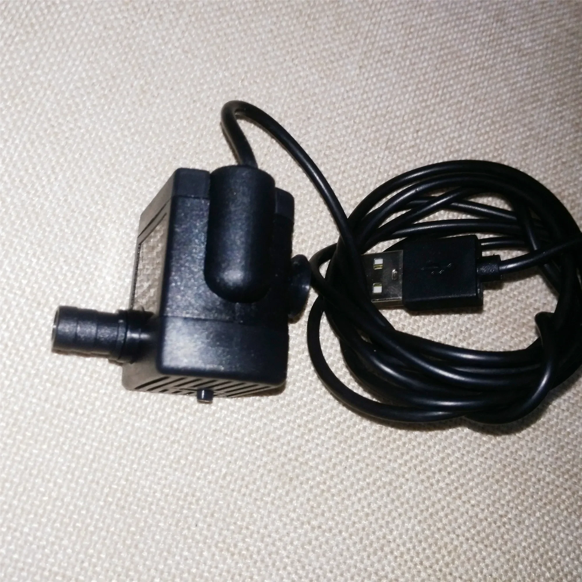 DC-1020 DC бесщеточный микропогружной насос DC5V DC12V солнечный погружной насос аквариум бесшумный USB водяной насос
DC-1020 DC бесщеточный микропогружной насос DC5V DC12V солнечный погружной насос аквариум бесшумный USB водяной насос