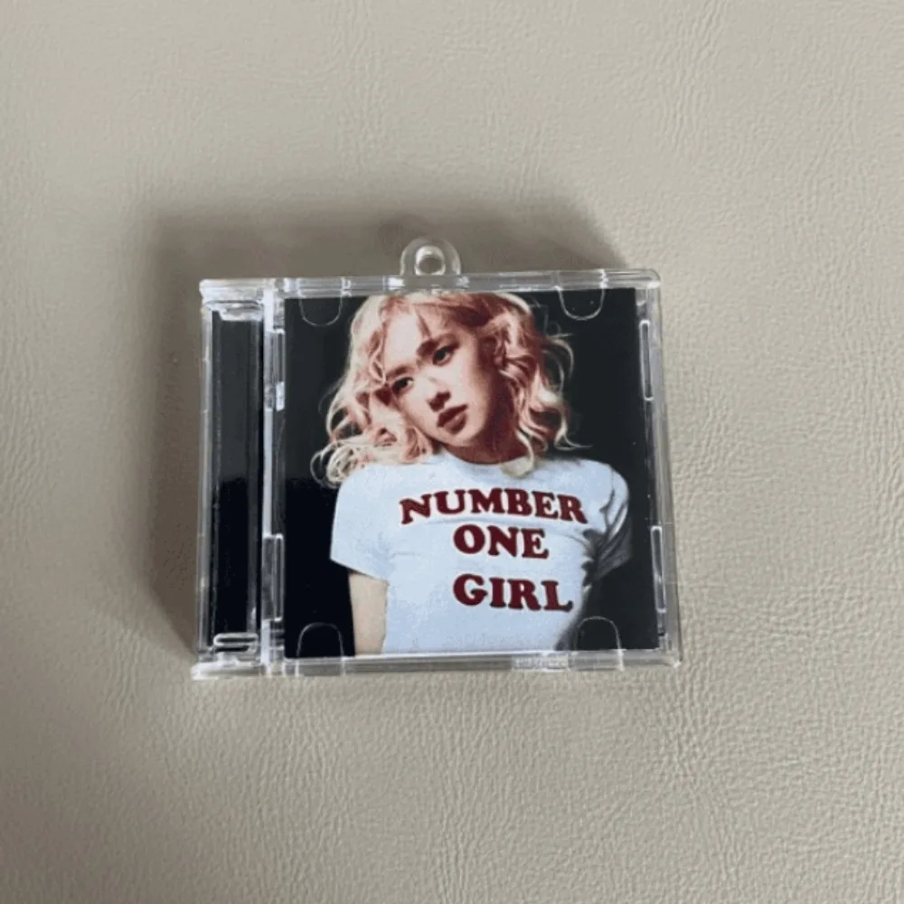【Japan & South Korea】Mini Album, NFC Keychains of Rosé and Others, Pop Music Acrylic Ornaments with Exquisite Appearance
【Japan & South Korea】Mini Album, NFC Keychains of Rosé and Others, Pop Music Acrylic Ornaments with Exquisite Appearance