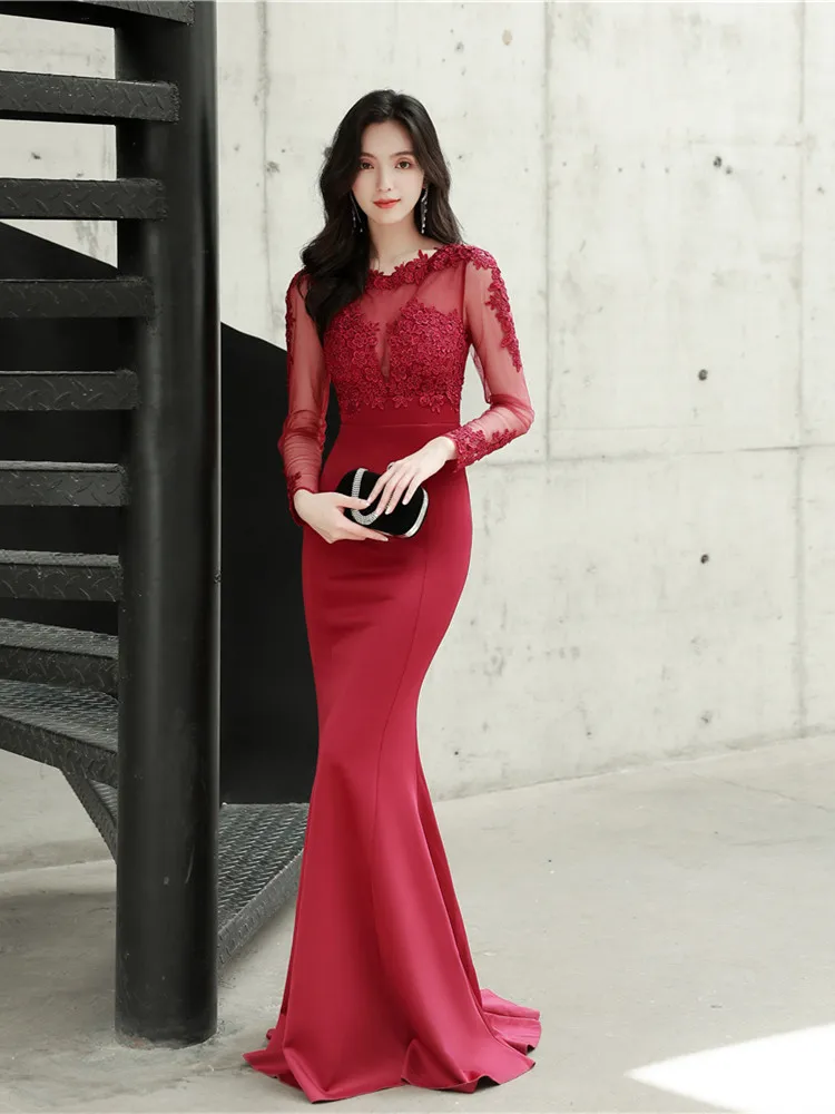 Красное вечернее платье женское, с вышивкой, длинным рукавом, для церемоний и банкетов, модное, с завышенной талией, приталенное
Красное вечернее платье женское, с вышивкой, длинным рукавом, для церемоний и банкетов, модное, с завышенной талией, приталенное