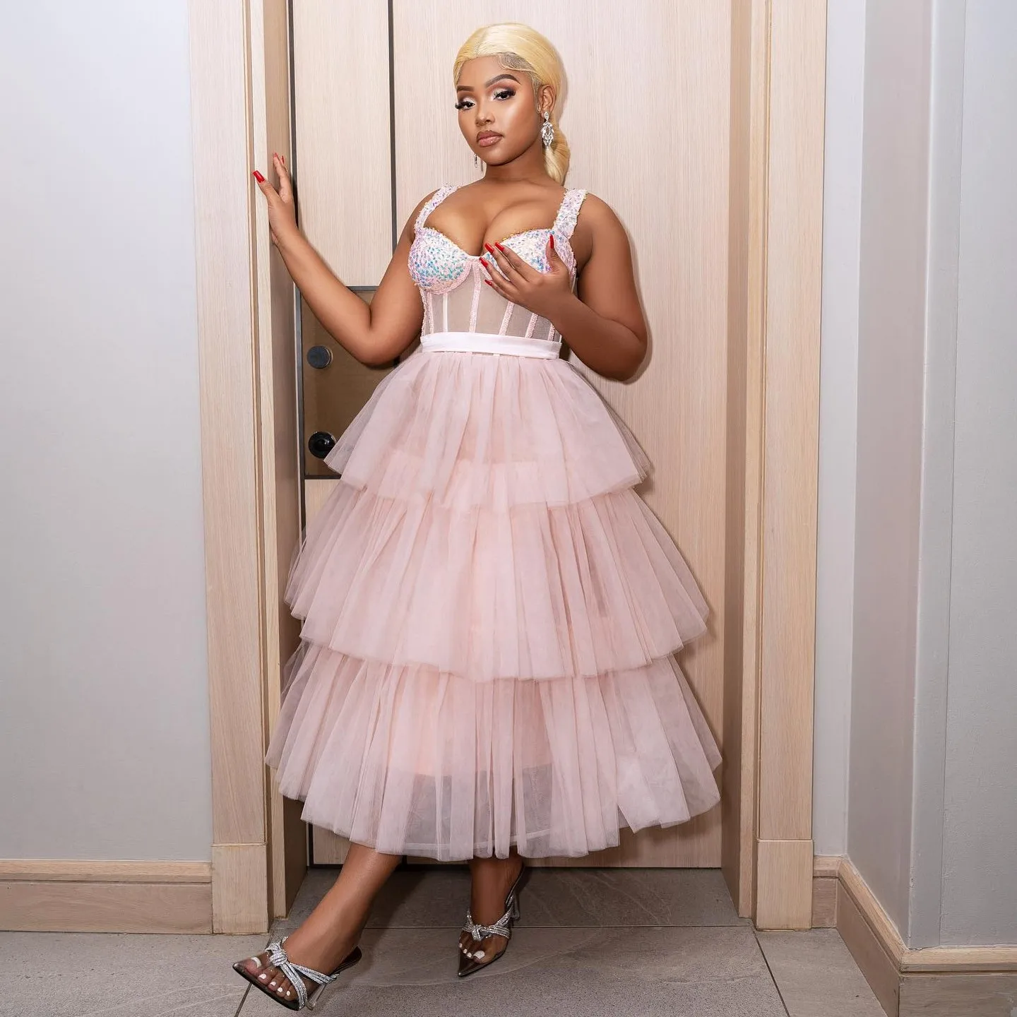 Sweety Blush Pink Layered Mid Calf Tulle Women Dresses With Shiny Sequined Corset Girls Birthday Holiday Dress
Sweety Blush Pink Layered Mid Calf Tulle Women Dresses With Shiny Sequined Corset Girls Birthday Holiday Dress