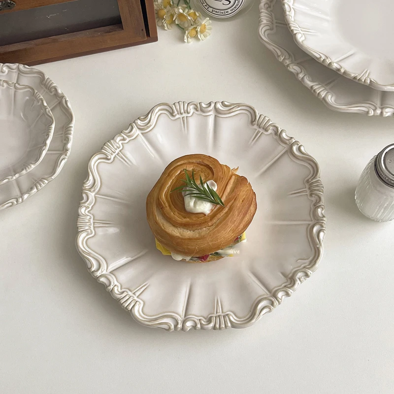 Retro Relief Ceramic Plate Light Luxury Household Dessert Pastry Plate Kitchen Western Food Plate Exquisite Tableware
Retro Relief Ceramic Plate Light Luxury Household Dessert Pastry Plate Kitchen Western Food Plate Exquisite Tableware