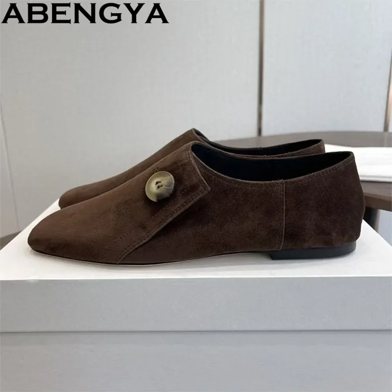 Новые замшевые повседневные туфли для женщин, лоферы без застежек с квадратным носком, плоские туфли для женщин, удобная обувь для повседневной носки
Новые замшевые повседневные туфли для женщин, лоферы без застежек с квадратным носком, плоские туфли для женщин, удобная обувь для повседневной носки