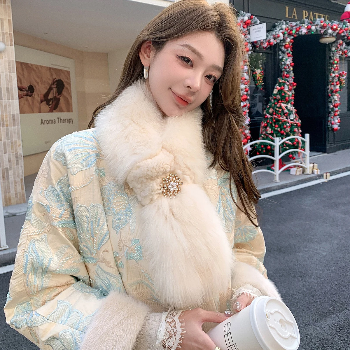 2025 Высококачественный шарф из натурального лисьего меха, меховой шаль с воротником, накидки для женщин с зажимом, зимний роскошный зимний шарф из натурального лисьего меха, утеплитель для шеи
2025 Высококачественный шарф из натурального лисьего меха, меховой шаль с воротником, накидки для женщин с зажимом, зимний роскошный зимний шарф из натурального лисьего меха, утеплитель для шеи