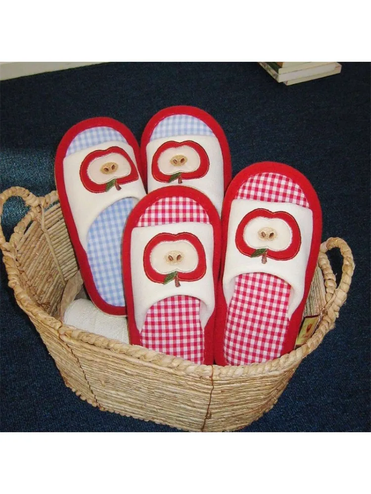Summer Cute Red Apple Sweating Women's Cotton and Hemp Slippers Comfortable Silent Home Slippers Anti slip Soft Bottom Slippers
Summer Cute Red Apple Sweating Women's Cotton and Hemp Slippers Comfortable Silent Home Slippers Anti slip Soft Bottom Slippers