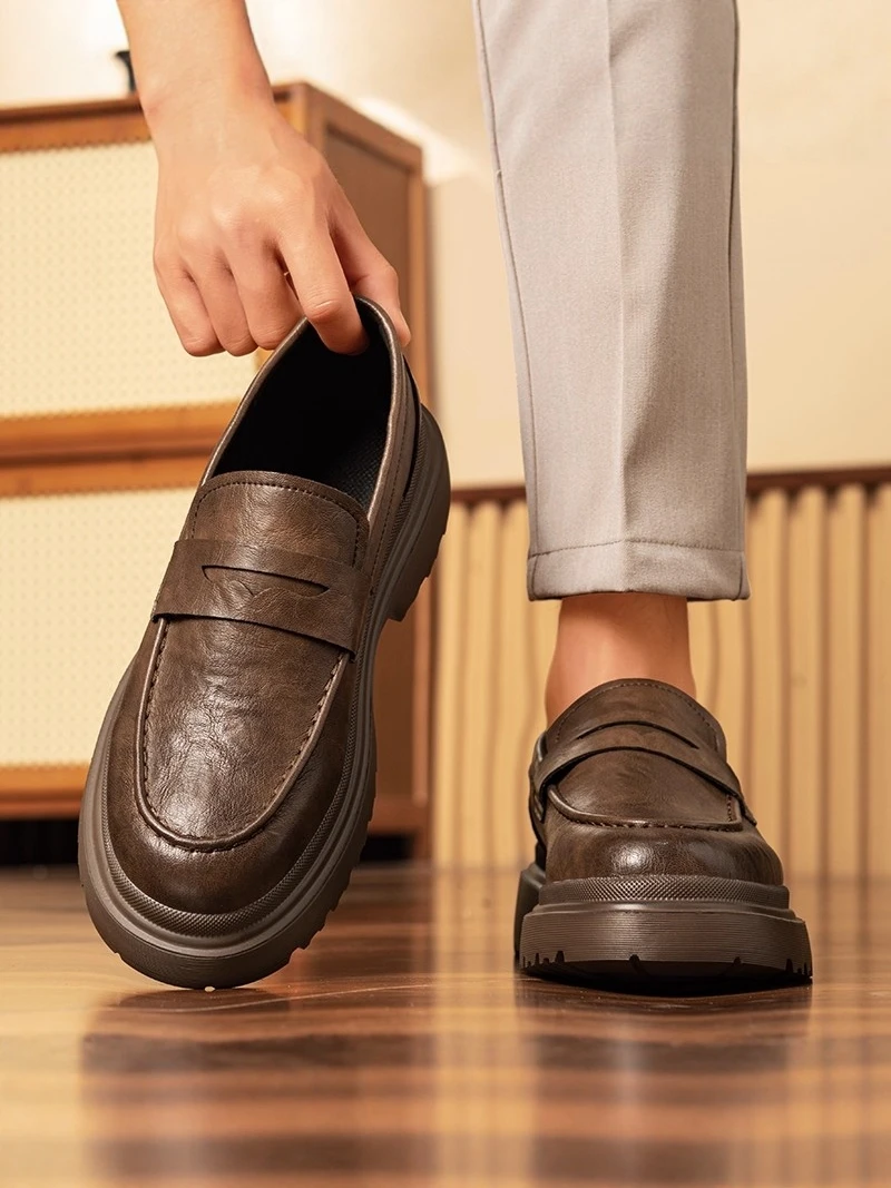 Men's Casual Leather Shoes Spring Autumn Wear PU Material round Toe Thick Bottom Leisure Bean Shoes Easy to Wear Business Formal
Men's Casual Leather Shoes Spring Autumn Wear PU Material round Toe Thick Bottom Leisure Bean Shoes Easy to Wear Business Formal