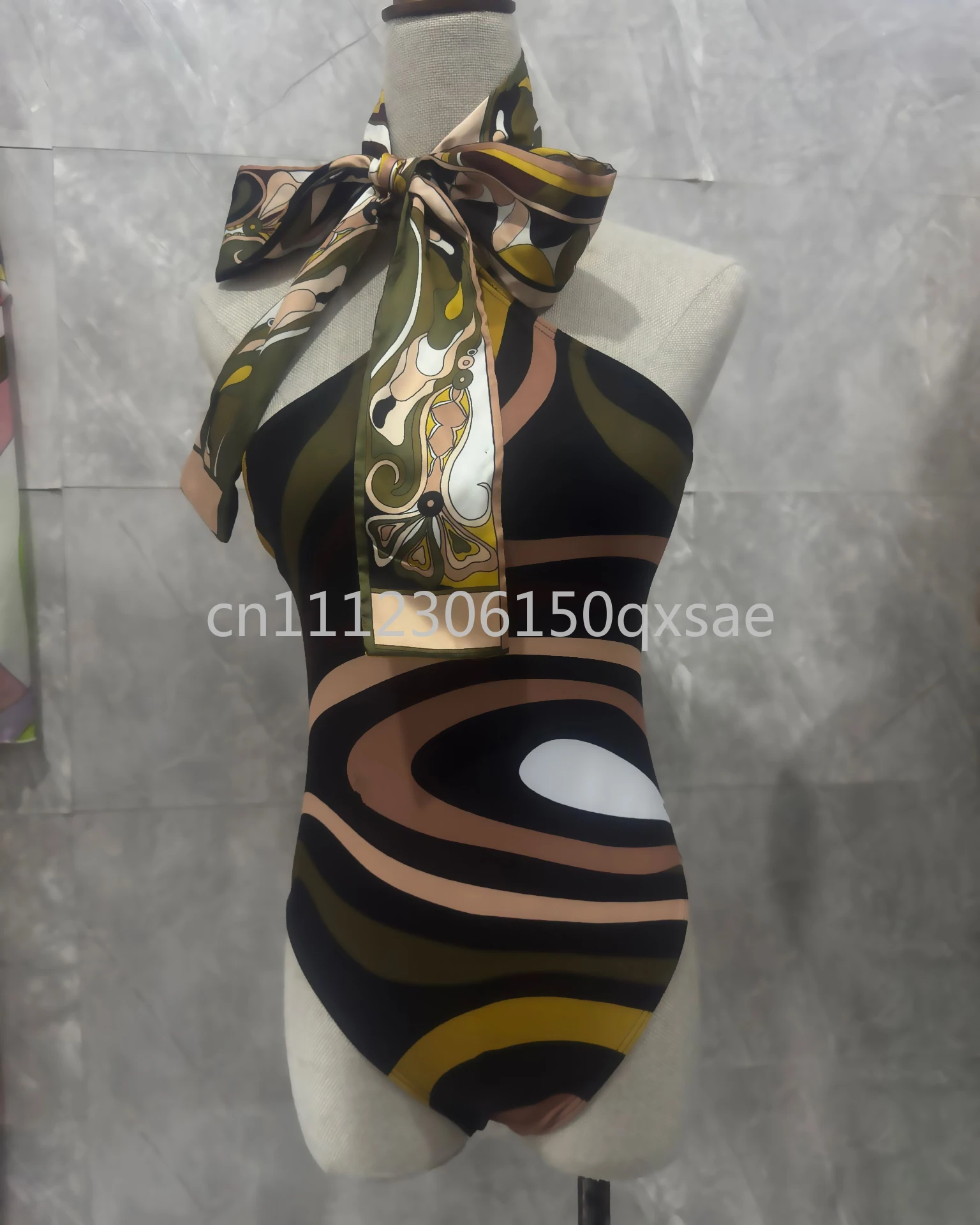 Classic Design Women's Brown Headband Swimsuits with Letter Signature Logo Designer Brand Lady Headband Bikini Sets Beachwear
Classic Design Women's Brown Headband Swimsuits with Letter Signature Logo Designer Brand Lady Headband Bikini Sets Beachwear