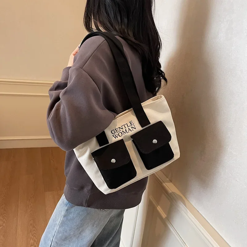 Легкая роскошная нишевая сумка-трансформер с буквенным дизайном 2025 года — повседневная сумка через плечо в стиле ретро с несколькими карманами и корзиной для овощей
Легкая роскошная нишевая сумка-трансформер с буквенным дизайном 2025 года — повседневная сумка через плечо в стиле ретро с несколькими карманами и корзиной для овощей