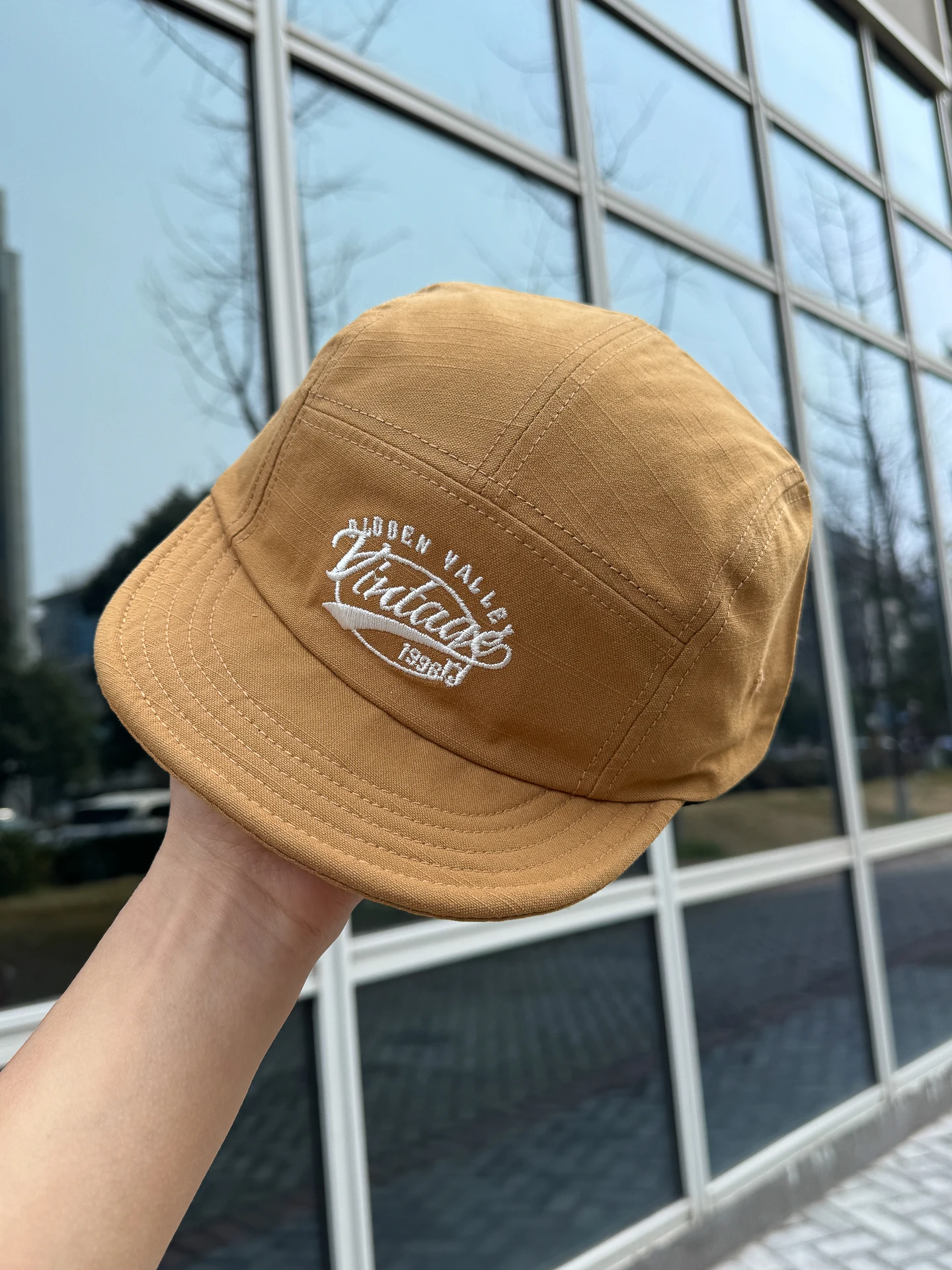 New retro letter embroidered soft-brimmed baseball cap women's short-brimmed versatile face small sunscreen cap
New retro letter embroidered soft-brimmed baseball cap women's short-brimmed versatile face small sunscreen cap
