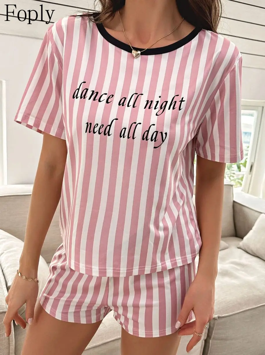 Women Pajama Set Letters Strip Print Short Sleeve Crew Neck Tee And Elastic Shorts Comfortable Fit Ladies' Nightwear Homewear
Women Pajama Set Letters Strip Print Short Sleeve Crew Neck Tee And Elastic Shorts Comfortable Fit Ladies' Nightwear Homewear