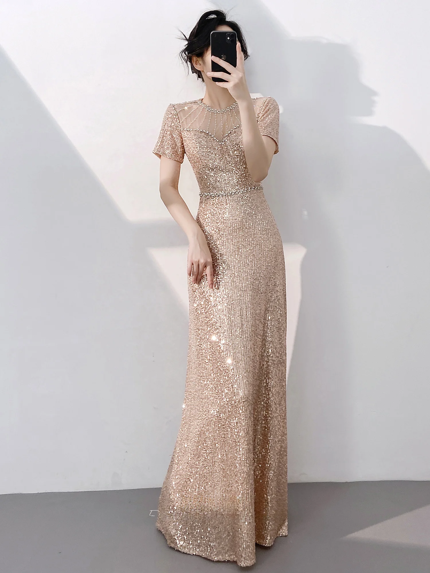 Женское вечернее платье Ele с блестящими пайетками цвета розового золота, длинное, уникальное, в корейском стиле, для ведущих мероприятий
Женское вечернее платье Ele с блестящими пайетками цвета розового золота, длинное, уникальное, в корейском стиле, для ведущих мероприятий