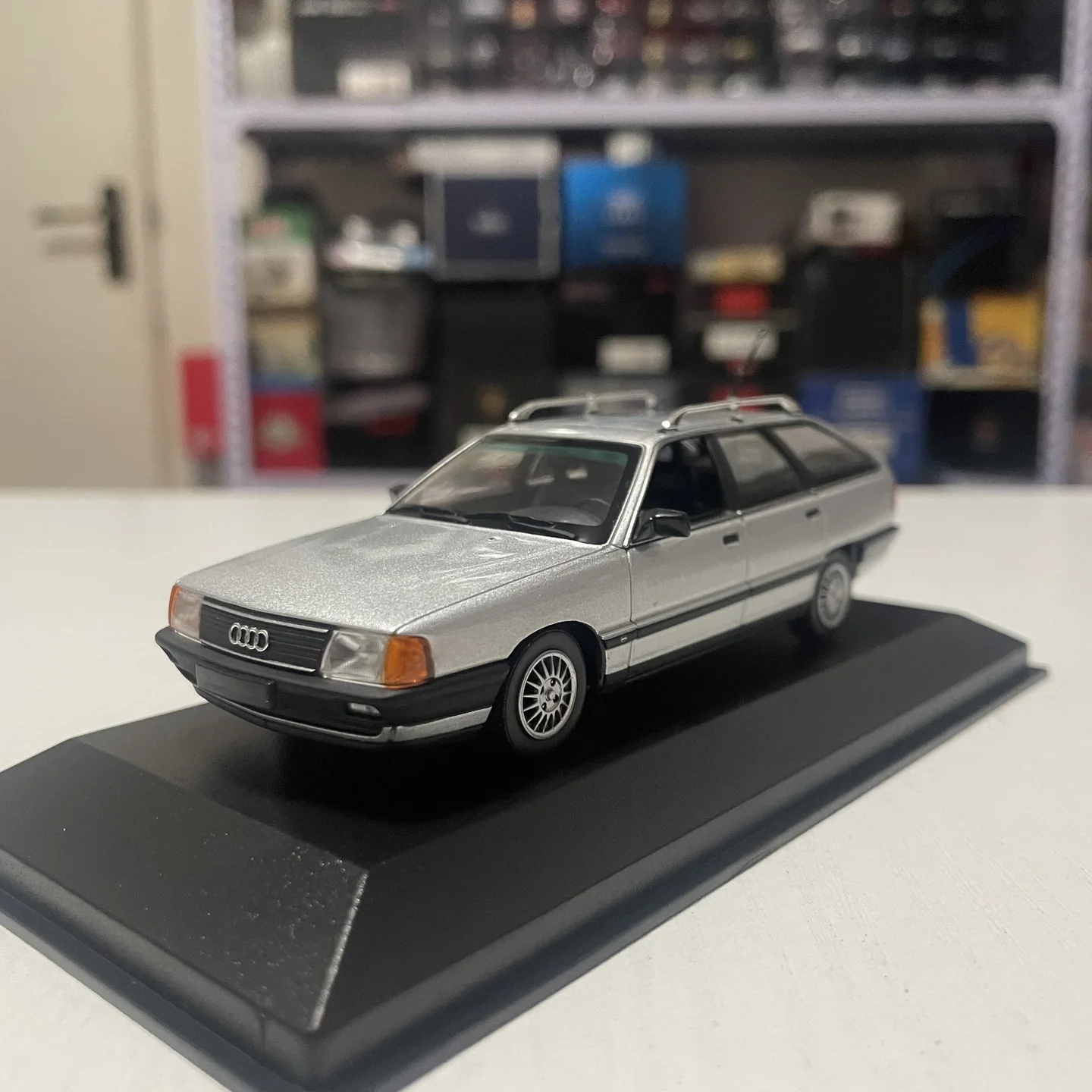1:43 Scale Diecast Alloy Audi 100 C3 AVANT Wagon 1990 Toys Cars Model Classics Nostalgia Adult Gifts Souvenir Static Display
1:43 Scale Diecast Alloy Audi 100 C3 AVANT Wagon 1990 Toys Cars Model Classics Nostalgia Adult Gifts Souvenir Static Display