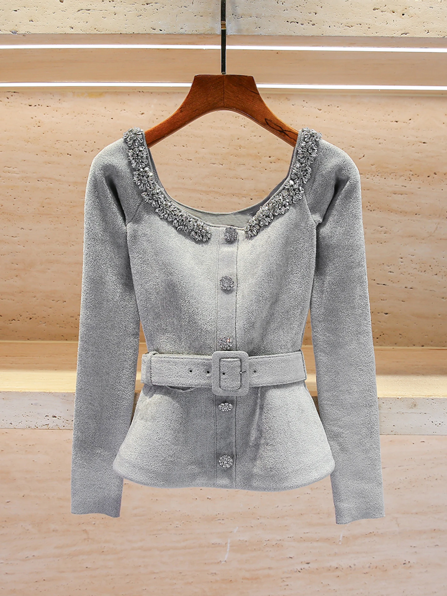 Бархатный вязаный топ Ele с ромбовидными украшениями и поясом на талии для женщин Commute Sle Long Sve ort Length
Бархатный вязаный топ Ele с ромбовидными украшениями и поясом на талии для женщин Commute Sle Long Sve ort Length