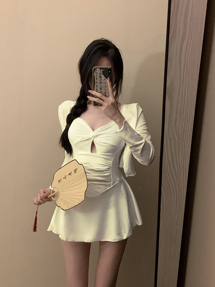 New Sle Women's One-Piece Swimsuit Slimming Belly Covering Student Conservative High-End Sensation Pure Desire Summer
New Sle Women's One-Piece Swimsuit Slimming Belly Covering Student Conservative High-End Sensation Pure Desire Summer