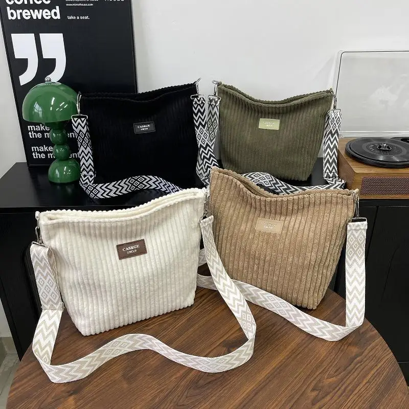 Casual Corduroy Crossbody Bag Large Capacity Commuter Women's Tote Bag Simple Fashion Single Shoulder Bag
Casual Corduroy Crossbody Bag Large Capacity Commuter Women's Tote Bag Simple Fashion Single Shoulder Bag