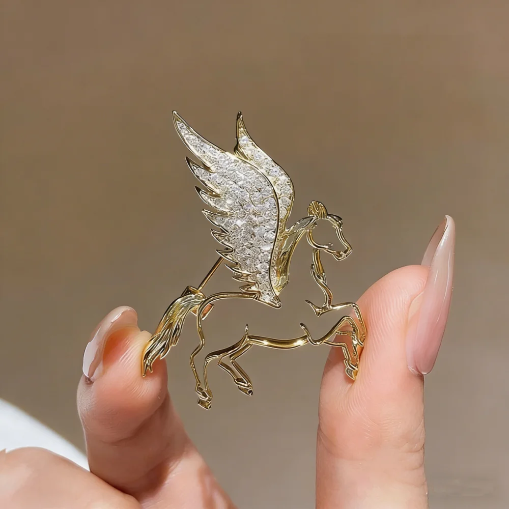 2026New Fashionable and Creative Flying Horse Hollow Brooch Exquisite Micro Inlaid Zirconium Men's Suit Jacket Accessories
2026New Fashionable and Creative Flying Horse Hollow Brooch Exquisite Micro Inlaid Zirconium Men's Suit Jacket Accessories