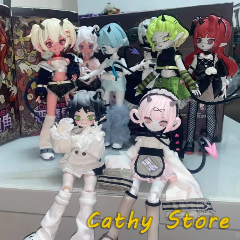 Новый оригинальный Devil'S Corner 1/8 Bjd слепая коробка шарнирная подвижная кукла Mystery Box модная игра креативный настольный орнамент игрушка кукла в подарок
Новый оригинальный Devil'S Corner 1/8 Bjd слепая коробка шарнирная подвижная кукла Mystery Box модная игра креативный настольный орнамент игрушка кукла в подарок