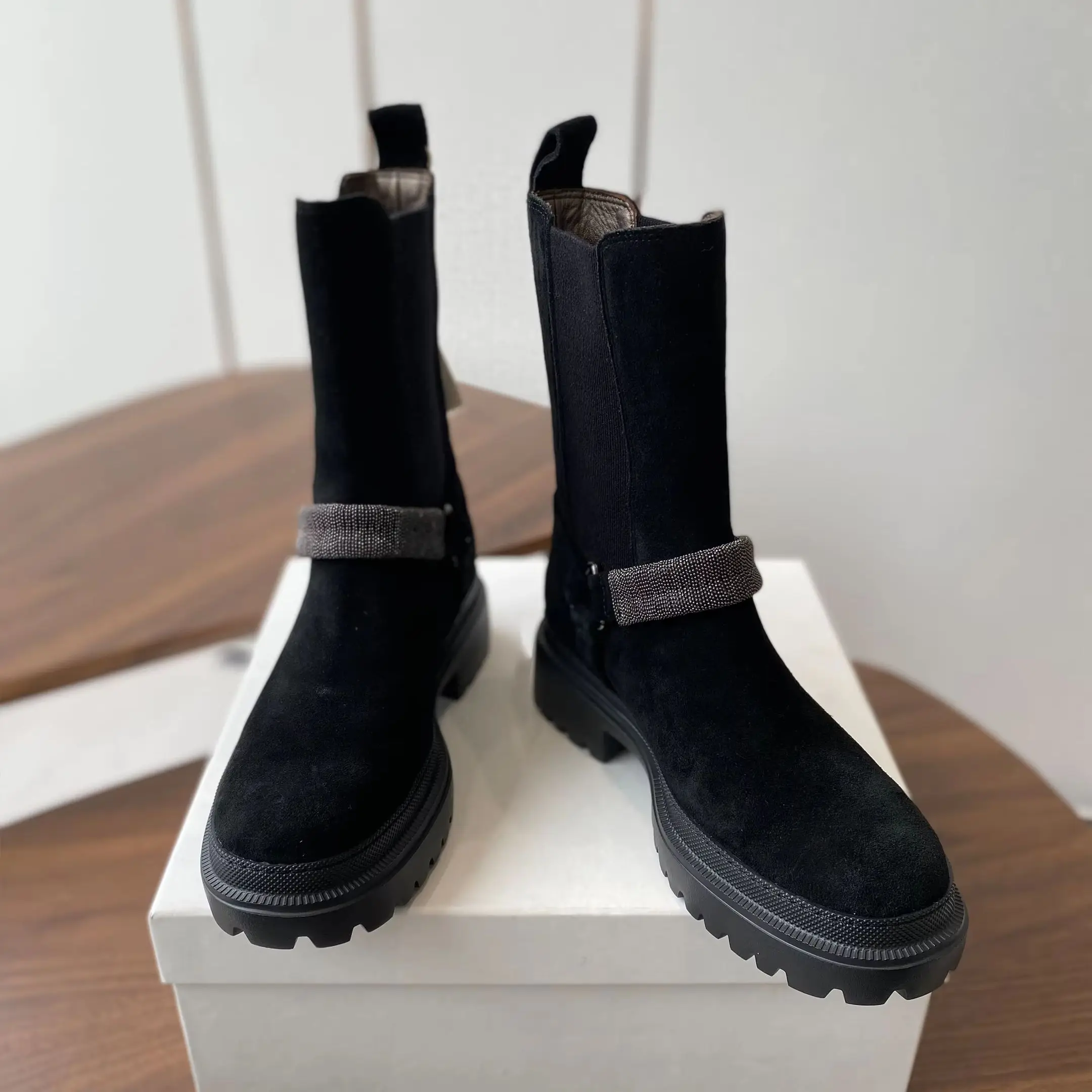 Fashion Luxury Short Boots 2025 Autumn/Winter New Style Comfortable, High end, Unique, Elegant, Fashionable and Comfortable
Fashion Luxury Short Boots 2025 Autumn/Winter New Style Comfortable, High end, Unique, Elegant, Fashionable and Comfortable